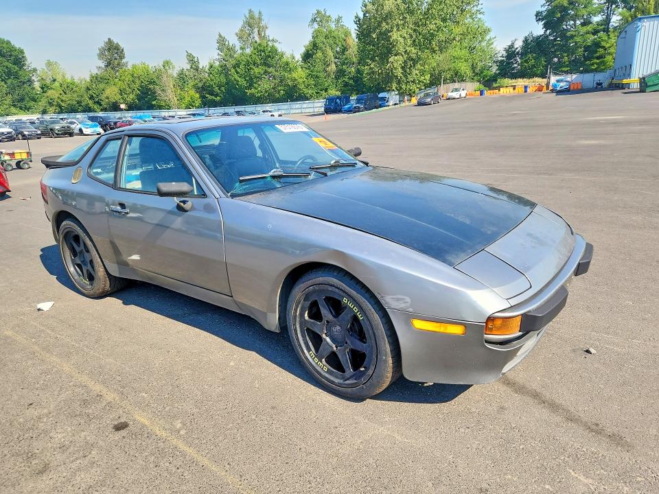 1985 PORSCHE 944