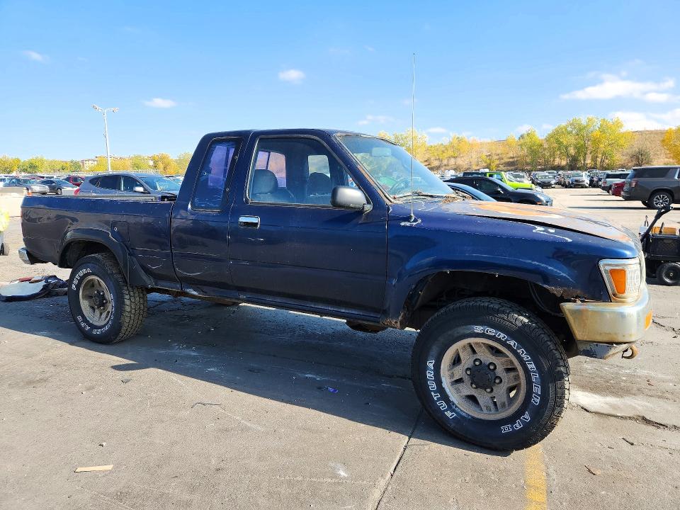 1992 TOYOTA PICKUP DELUXE