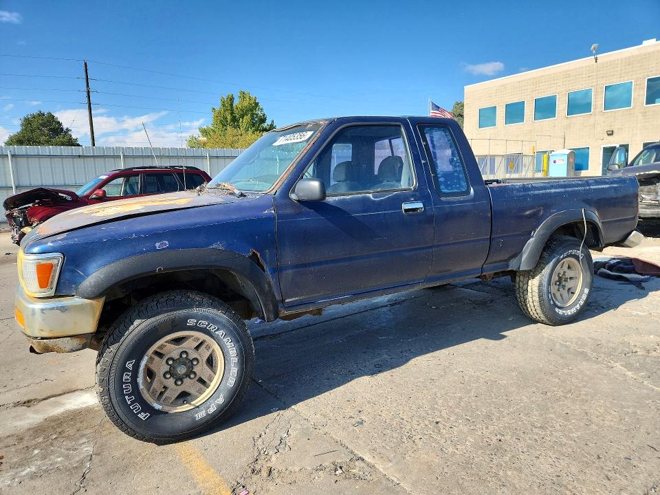 1992 TOYOTA PICKUP DELUXE