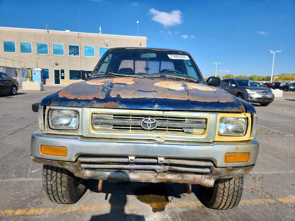 1992 TOYOTA PICKUP DELUXE