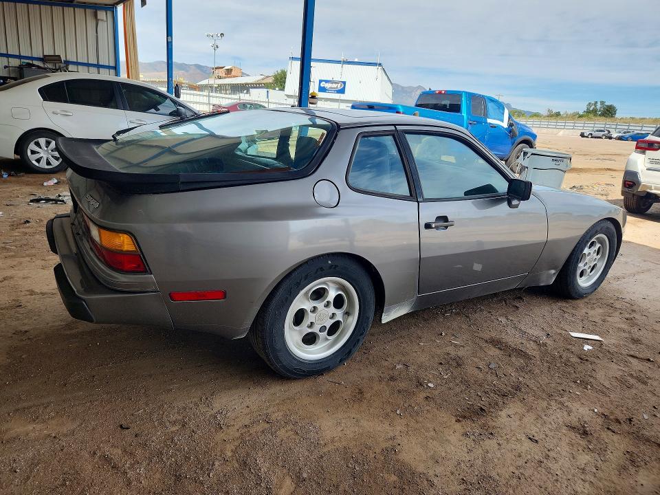 1986 PORSCHE 944