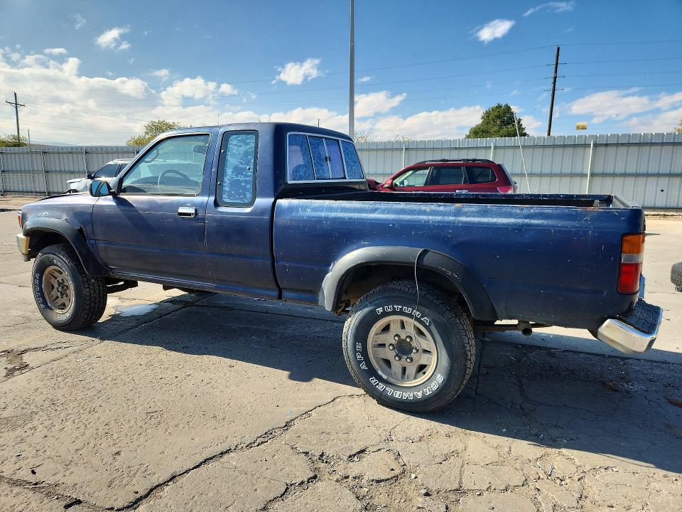 1992 TOYOTA PICKUP DELUXE
