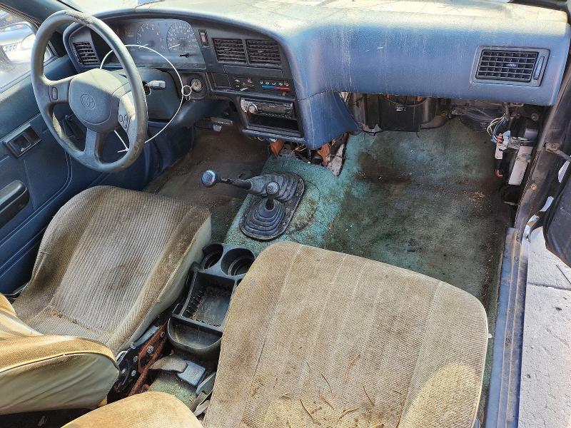 1992 TOYOTA PICKUP DELUXE