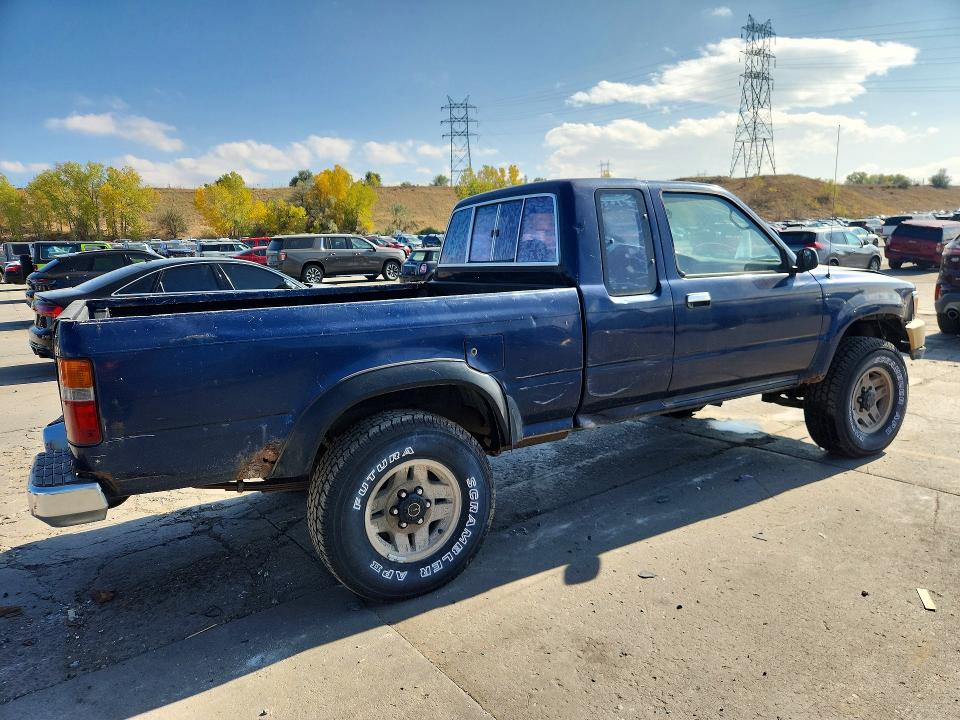 1992 TOYOTA PICKUP DELUXE