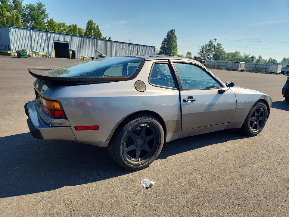 1985 PORSCHE 944
